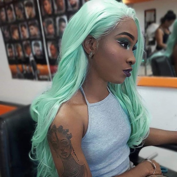 💫 24” MINT GREEN BODY WAVY LACE FRONT WIG *NEW*